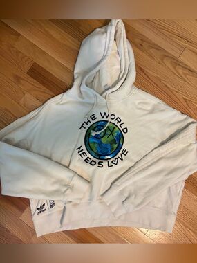 adidas Cream cropped Hoodie with Blue and Green Globe Graphic
